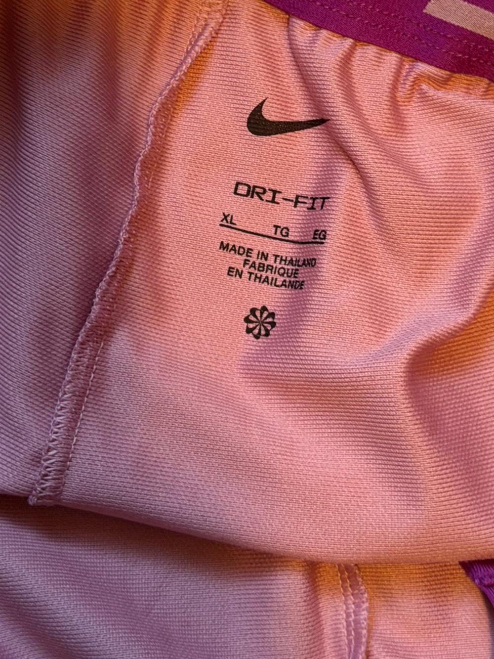 Nike womens Dri-FIT Attack mid-rise 5” unlined shorts - XL - Picture 4 of 11